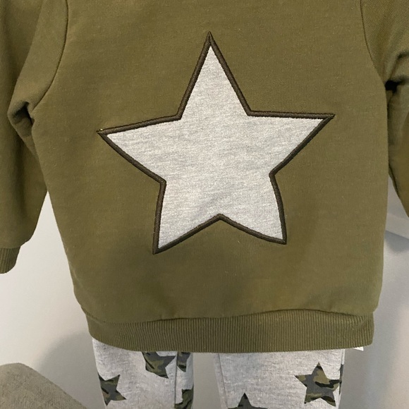 NEVER WORN BABY SWEATSUITS - Picture 5 of 10
